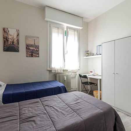 Fare Bnb - Room Del Parco Reggio Emilia Eksteriør billede