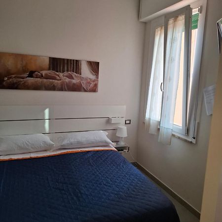 Fare Bnb - Room Del Parco Reggio Emilia Eksteriør billede