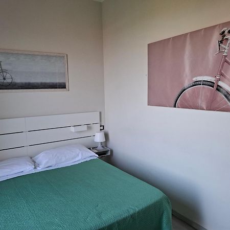 Fare Bnb - Room Del Parco Reggio Emilia Eksteriør billede