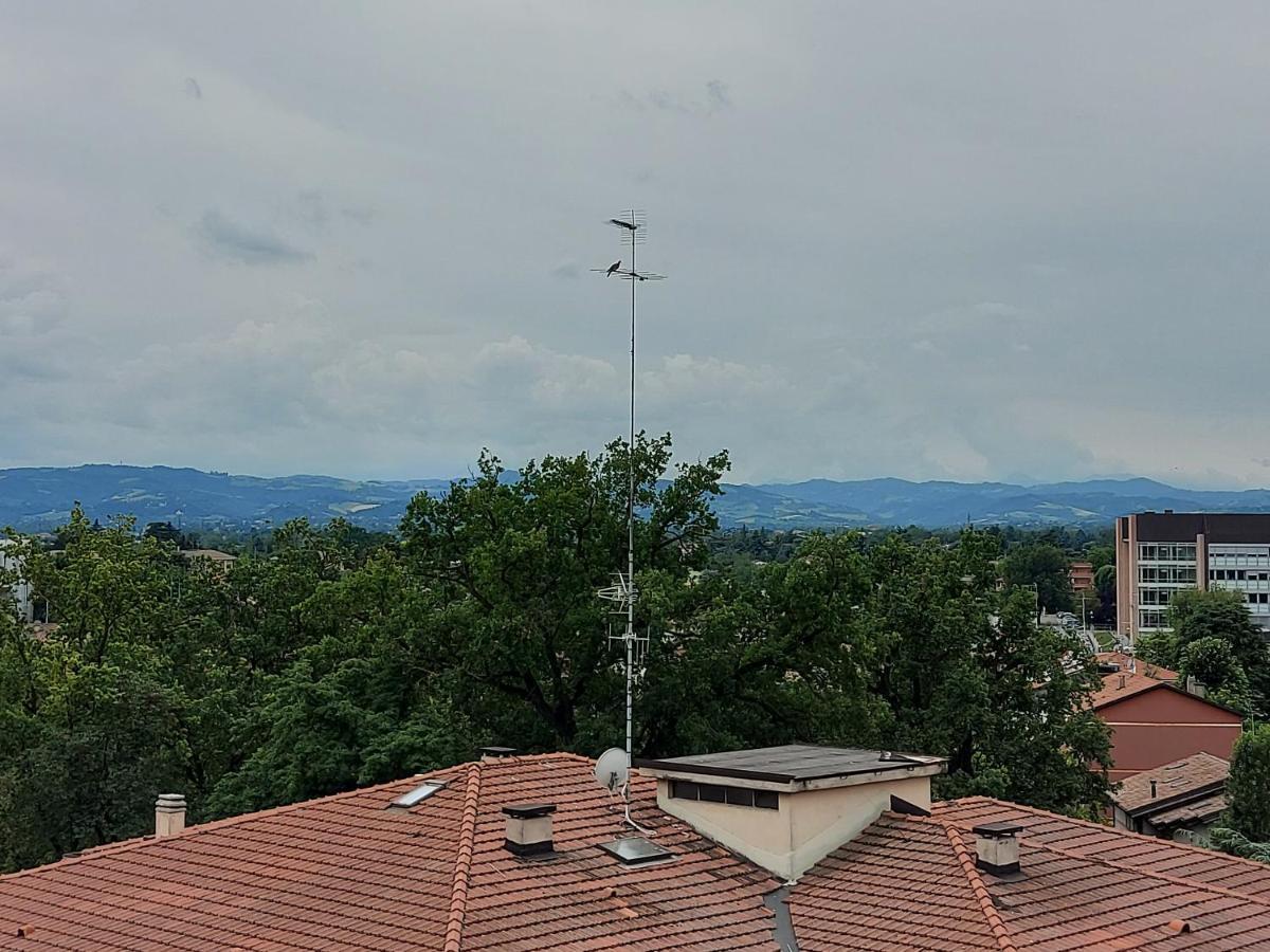 Fare Bnb - Room Del Parco Reggio Emilia Eksteriør billede