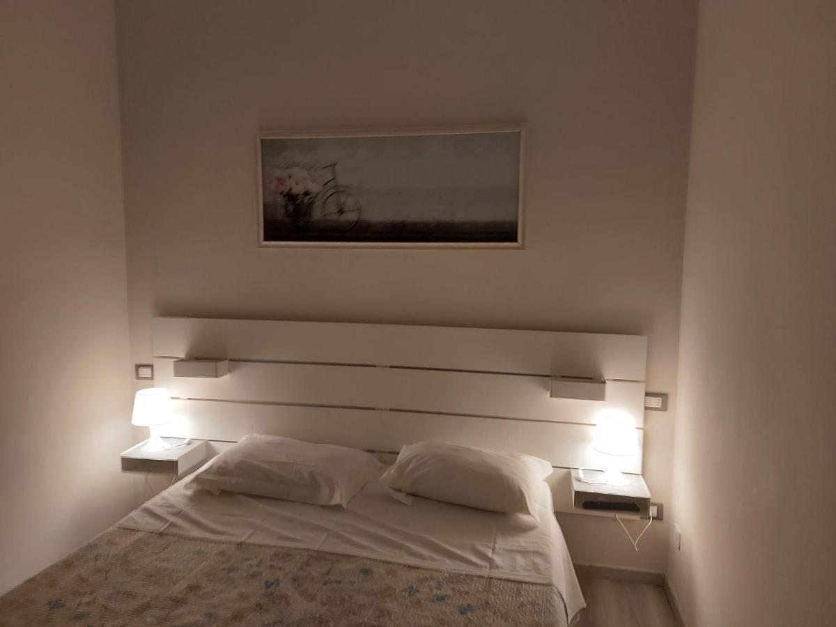 Fare Bnb - Room Del Parco Reggio Emilia Eksteriør billede