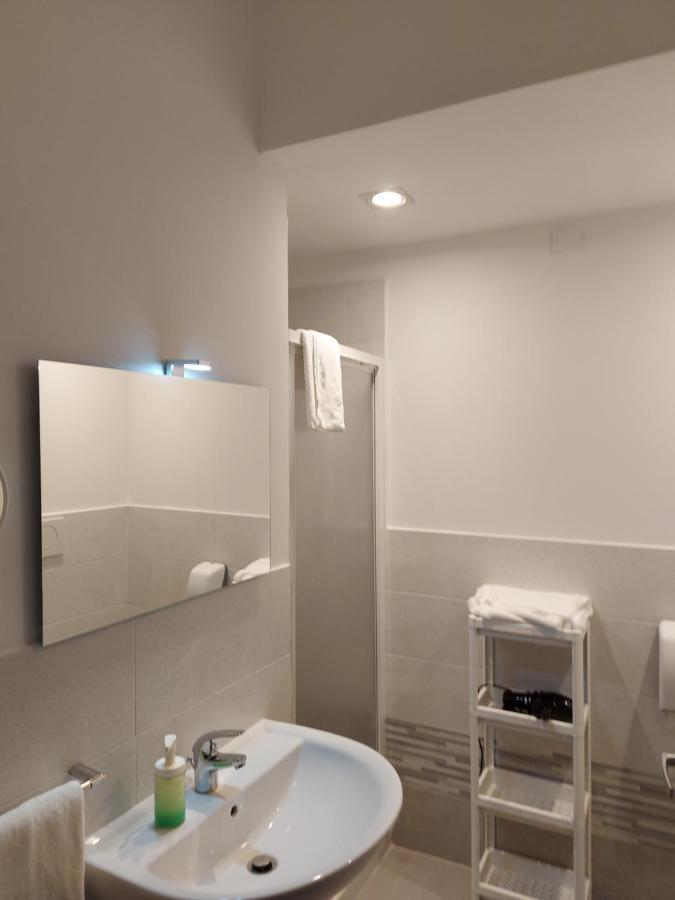Fare Bnb - Room Del Parco Reggio Emilia Eksteriør billede