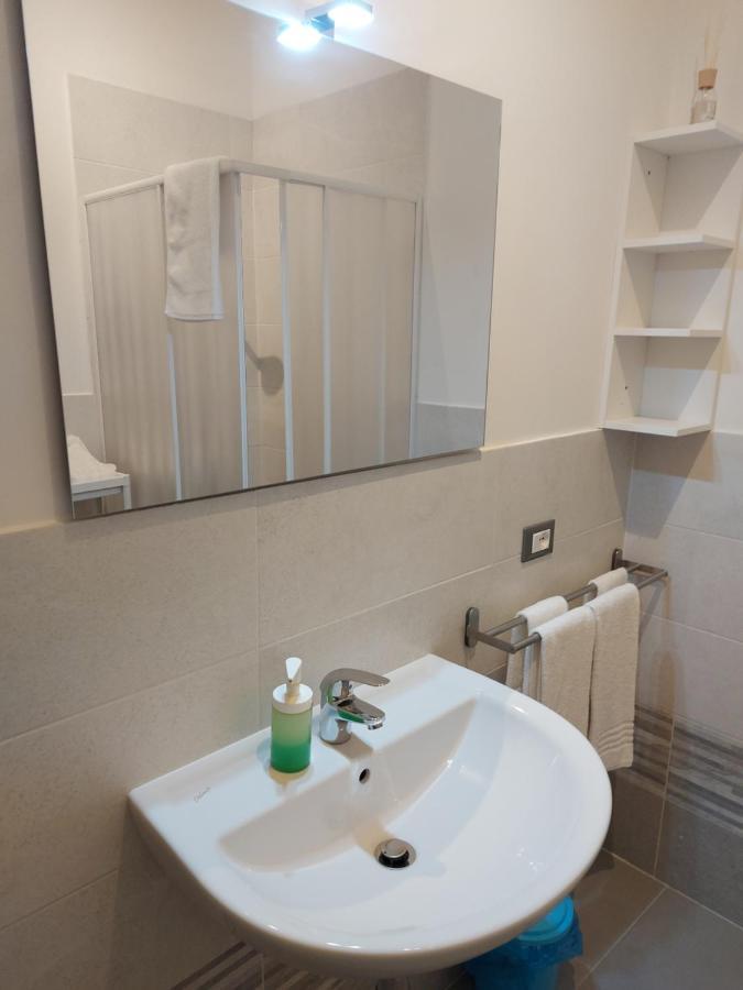 Fare Bnb - Room Del Parco Reggio Emilia Eksteriør billede