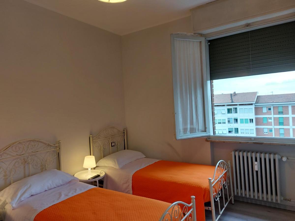 Fare Bnb - Room Del Parco Reggio Emilia Eksteriør billede