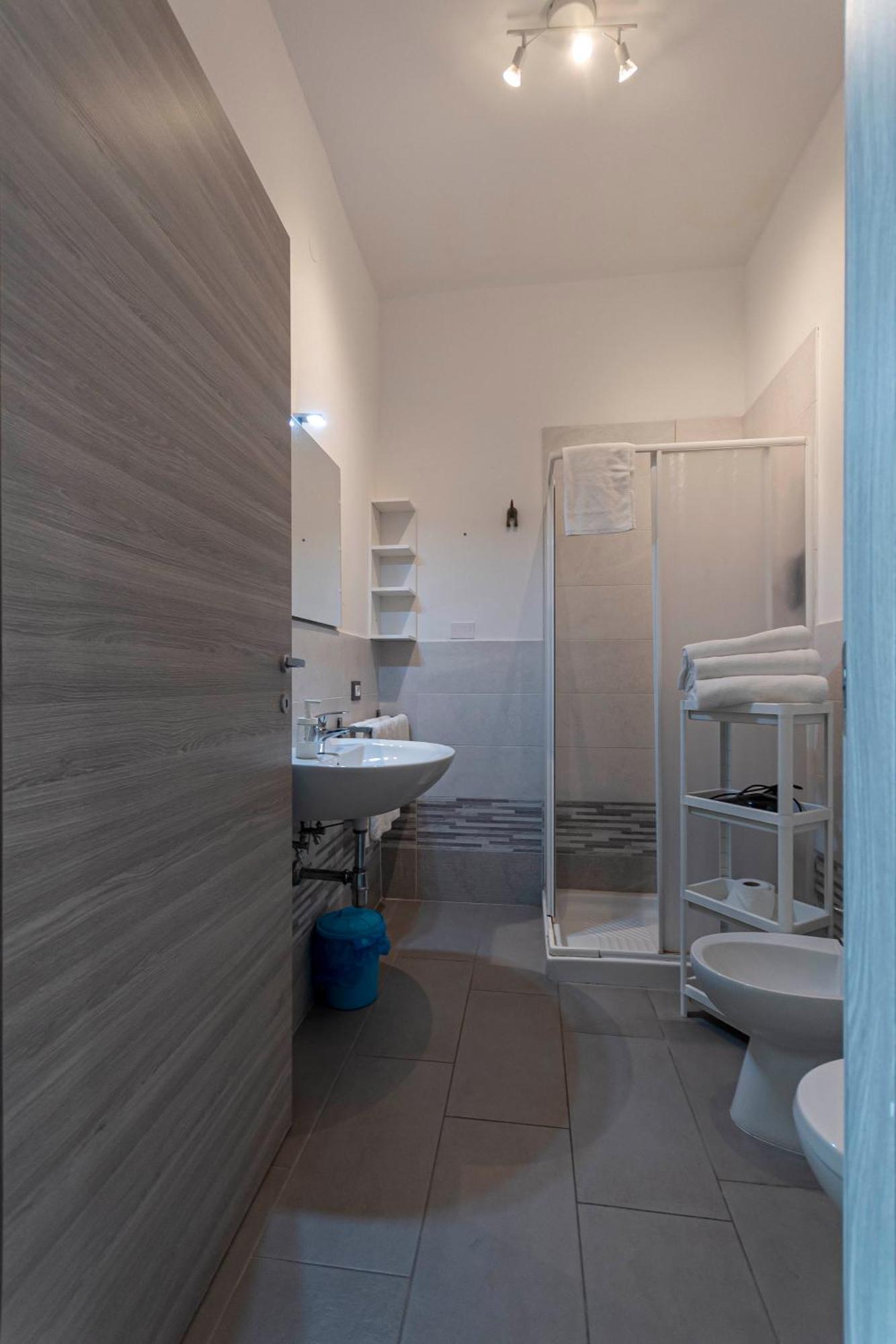Fare Bnb - Room Del Parco Reggio Emilia Eksteriør billede