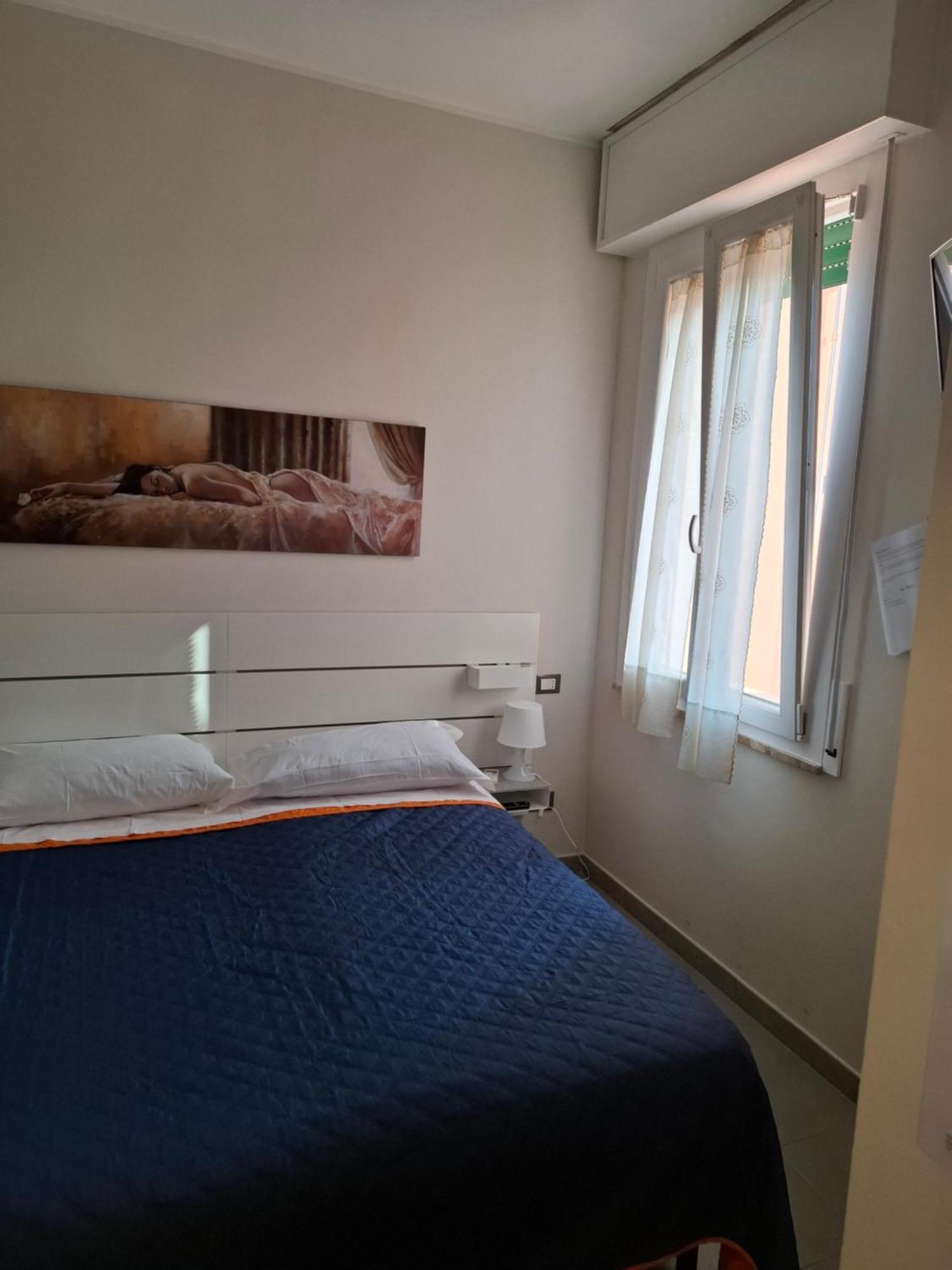 Fare Bnb - Room Del Parco Reggio Emilia Eksteriør billede