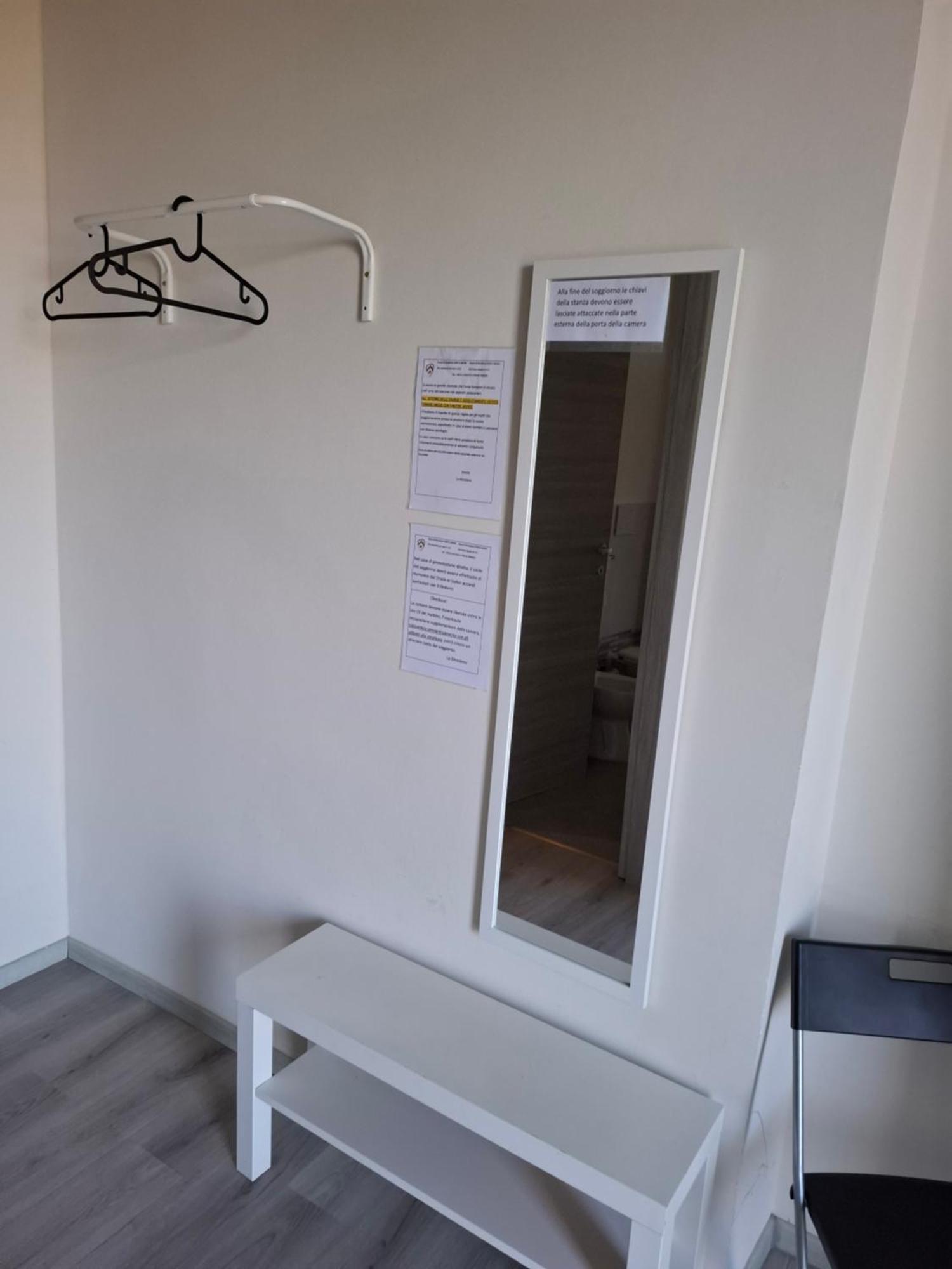 Fare Bnb - Room Del Parco Reggio Emilia Eksteriør billede