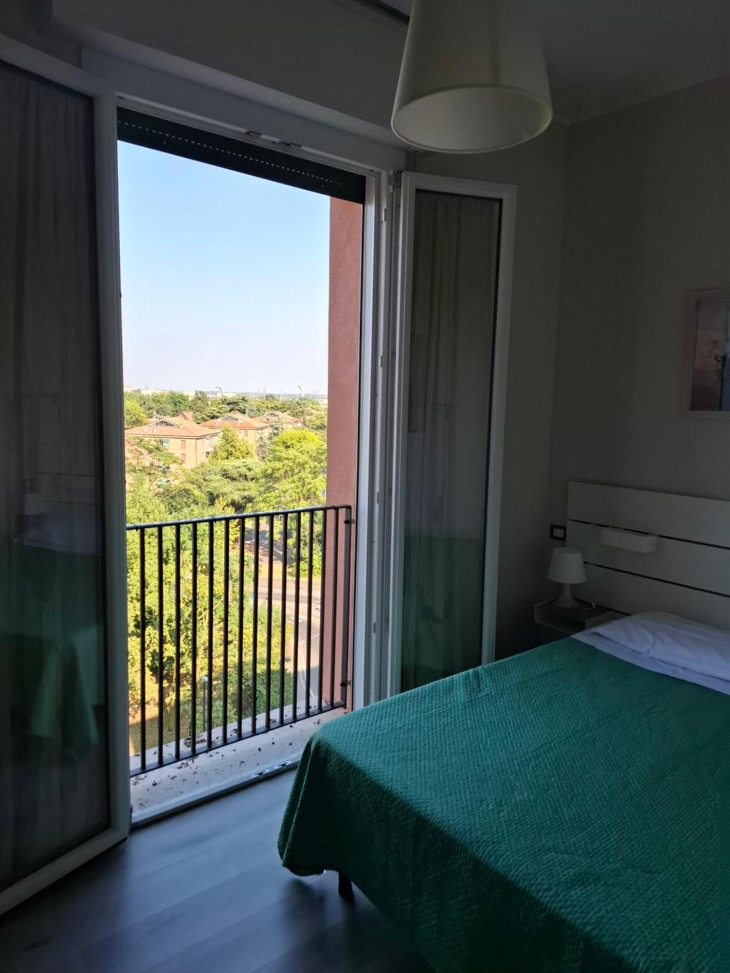 Fare Bnb - Room Del Parco Reggio Emilia Eksteriør billede