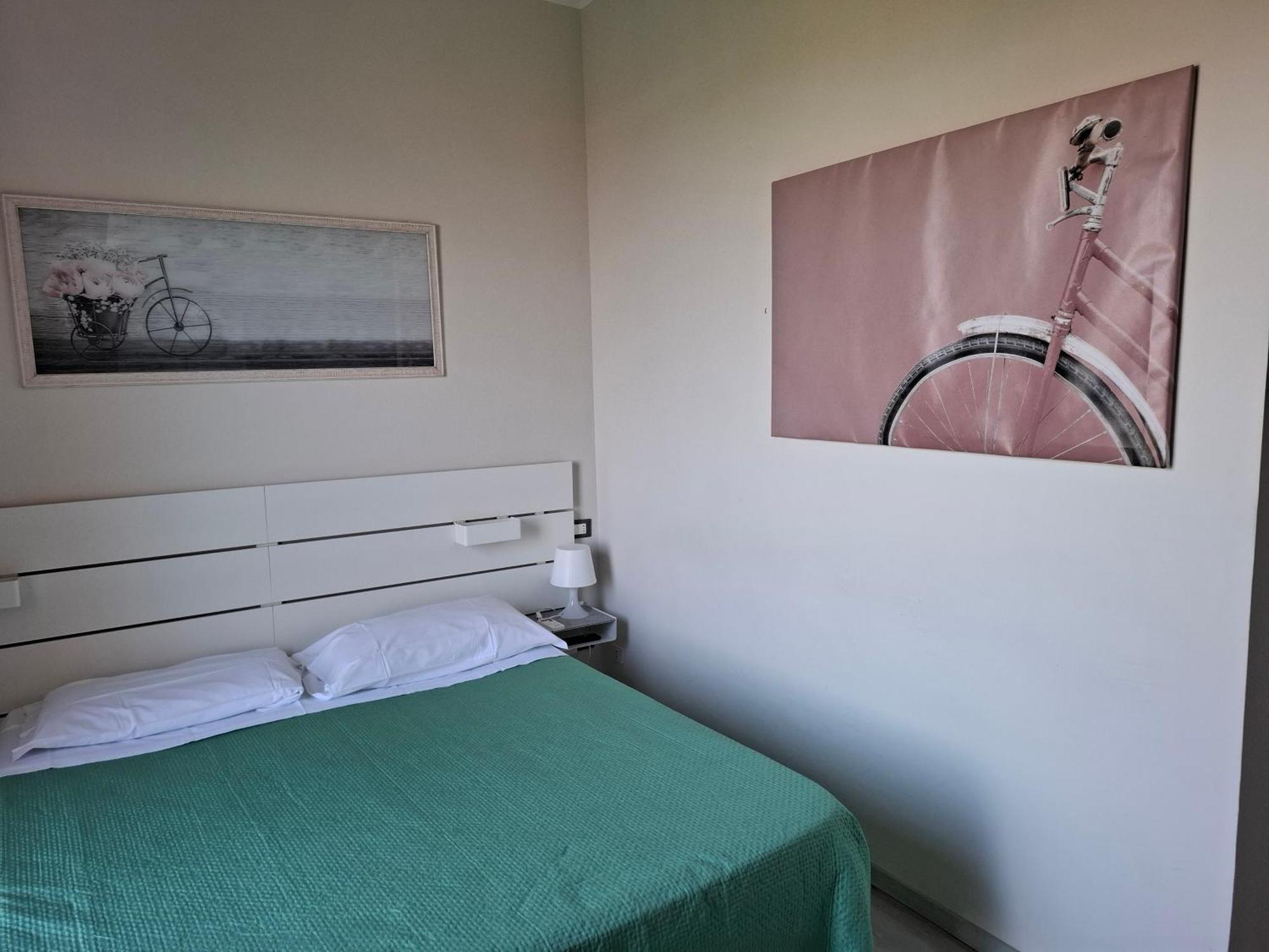 Fare Bnb - Room Del Parco Reggio Emilia Eksteriør billede